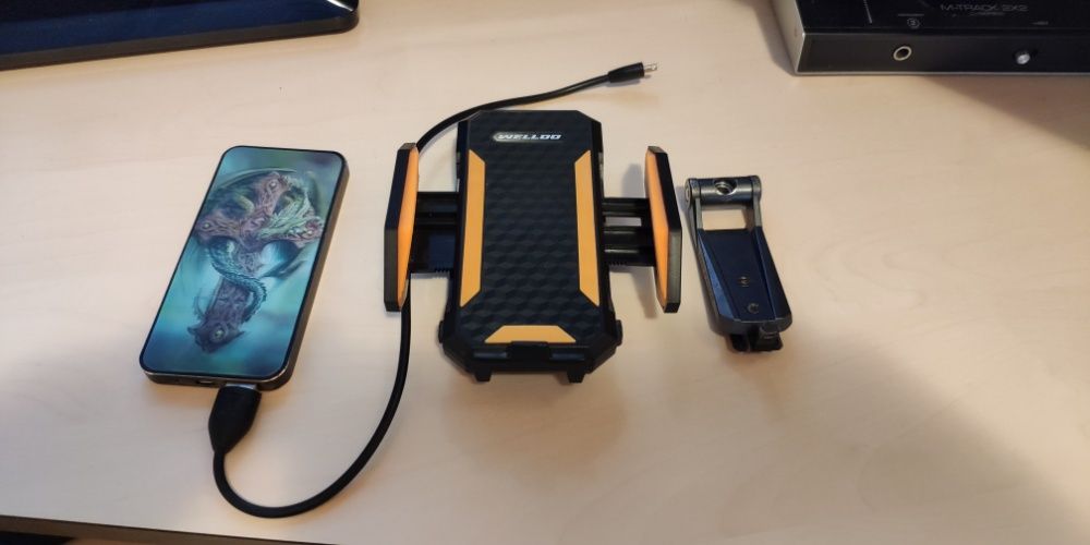 Suport telefon Welloo cu acumulator pentru Cursiera sau MTB