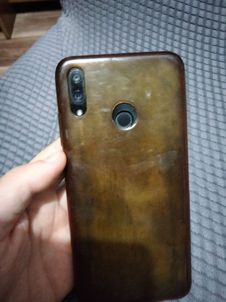 Huawei y7 смартфон