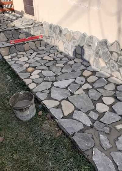 Placări Rustice sau Moderne cu Piatra de Munte