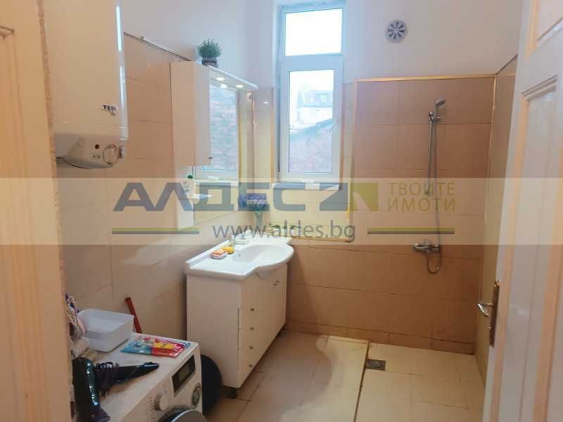 Дава се под наем Тристаен апартамент в София, Център - 120 кв.м за 650 € - Снимка #10