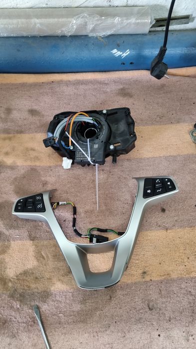 Продам мультируль Веста Lada Vesta