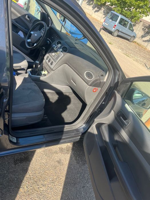 Salut, vand ford focus an 2006 1.6 benzina