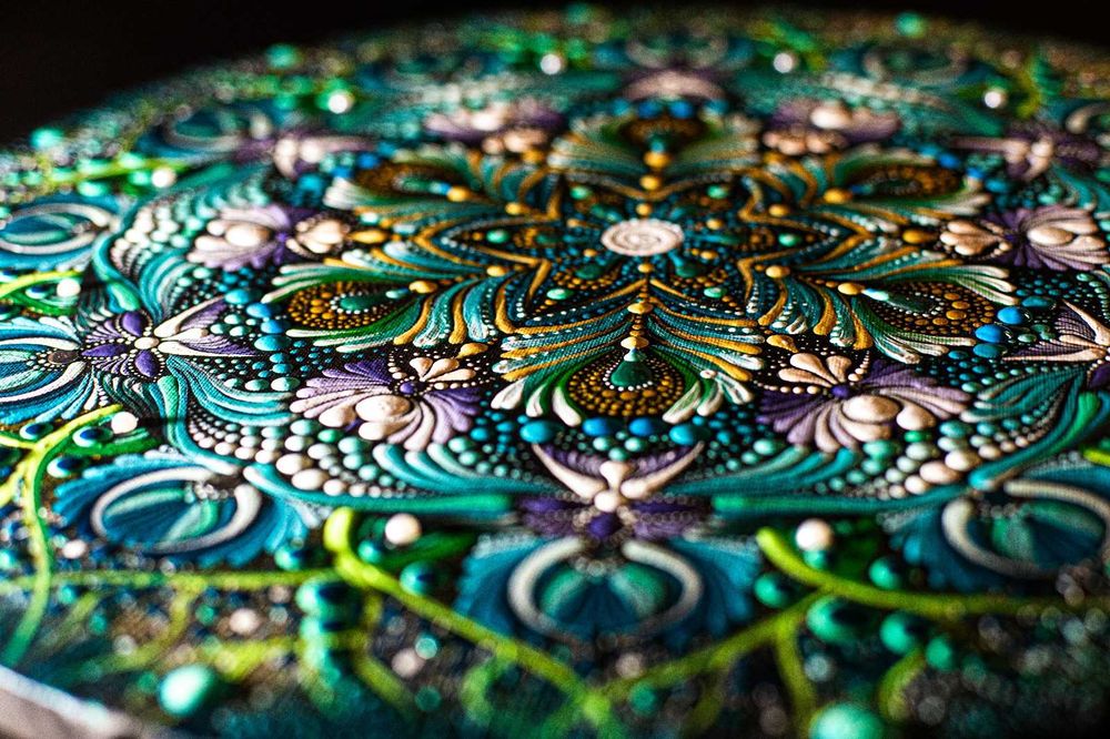 Mandala in puncte pictata manual