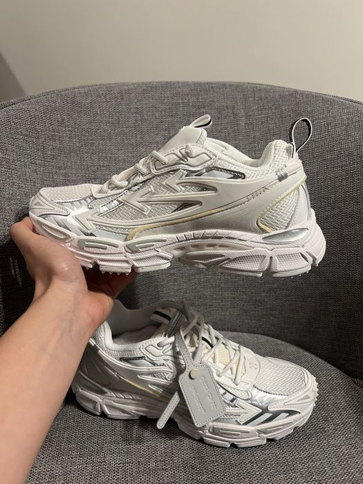 Off white be right back