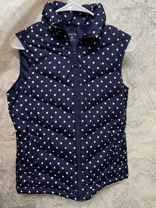 Продам жилетку женскую