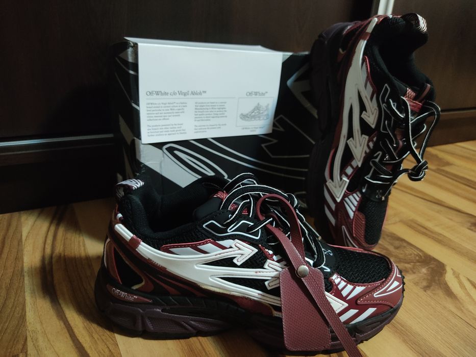 Off white be right back black red