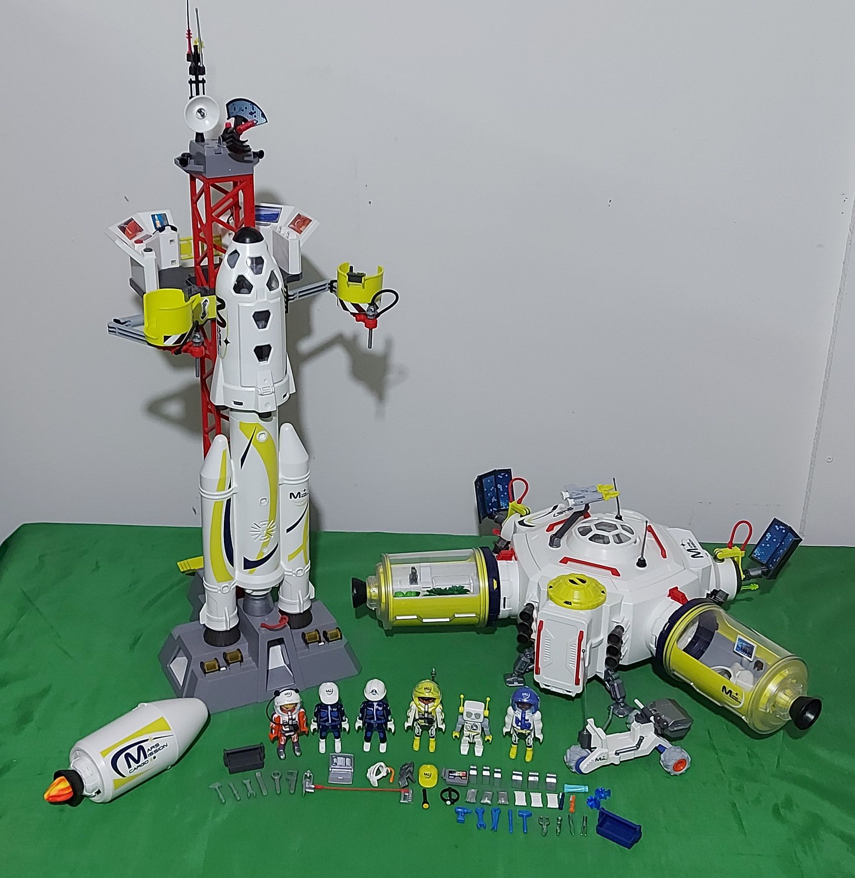 Playmobil 9487/9488-Stație Spațială și Rachetă cu stație de lansare