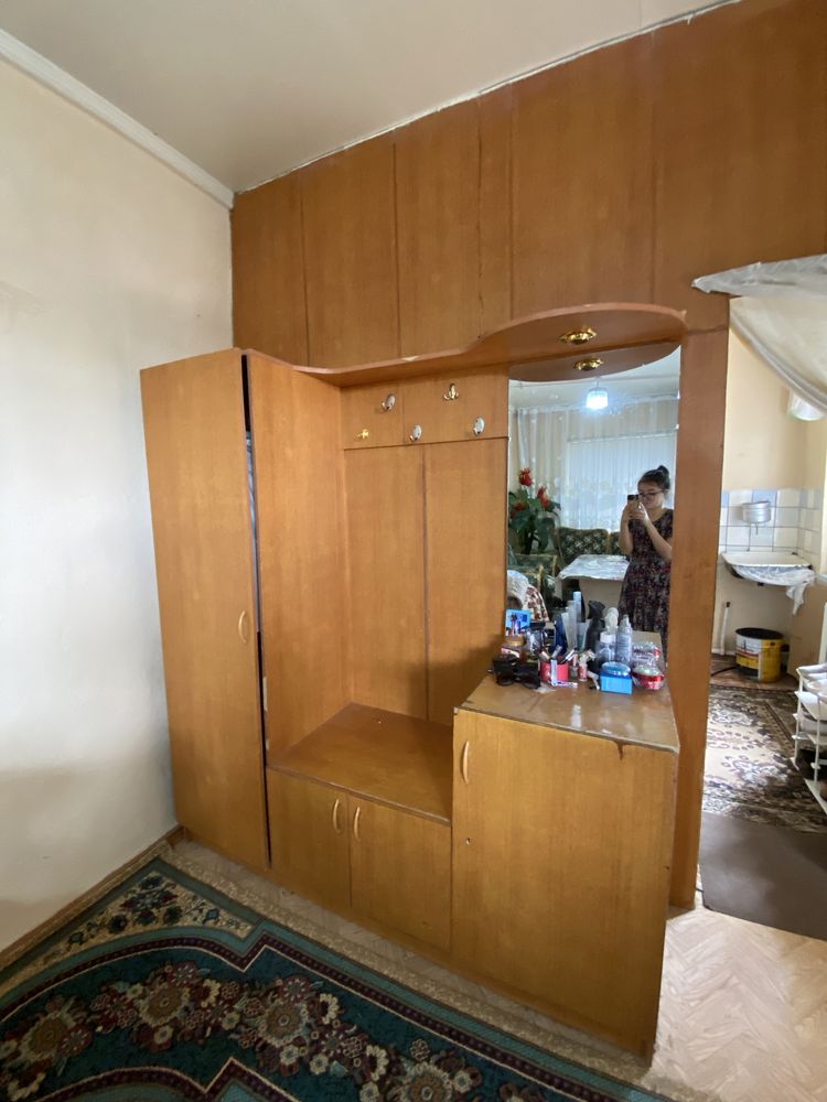 Шкаф на прихожую бу деревянный