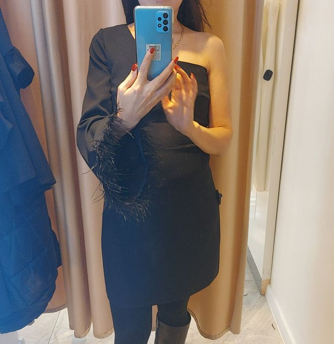 продам жилетку и платье очень красивое