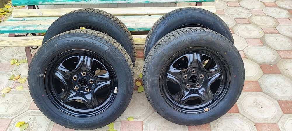 225/60 R17 triangle 5×114.3