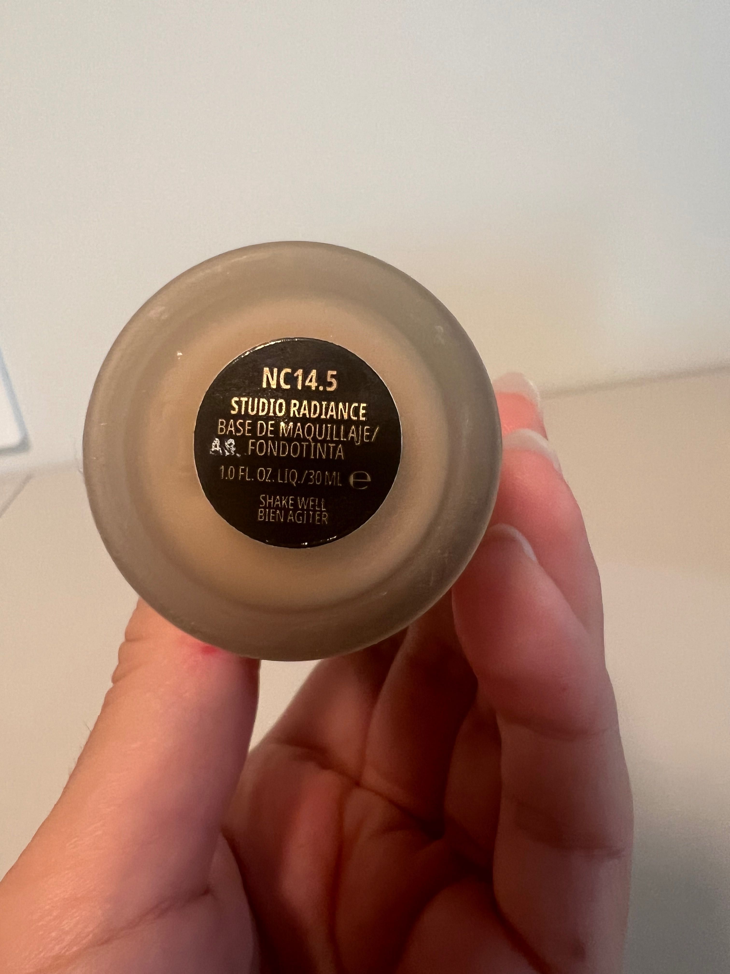MAC Studio Radiance Serum-Powered Foundation хидратиращ фон дьо тен