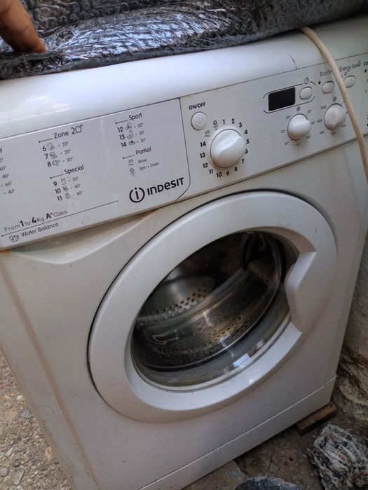 masina de spalat rufe Indesit