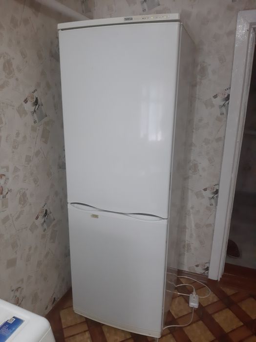Продам отличный холодильник