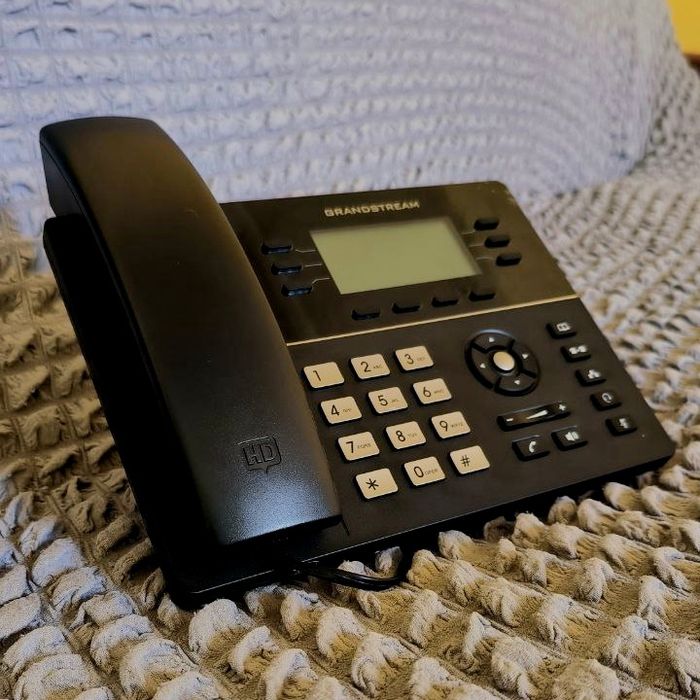 Grandstream GXP1760W — Yangi IP telefon (Wi-Fi + PoE)