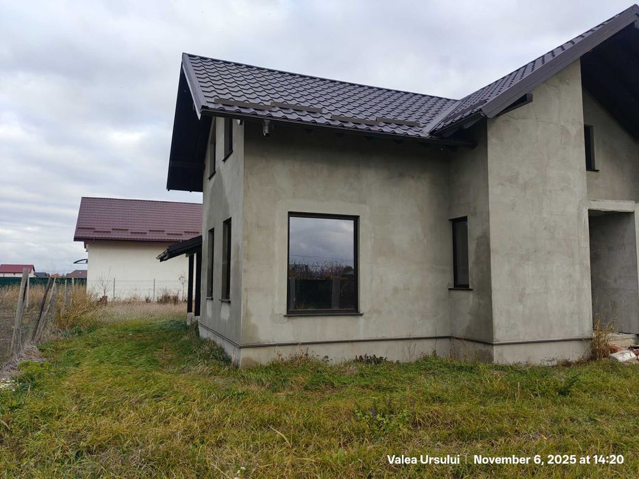 Casă individuală cu 5 camere, garaj și teren de 650 mp – Vorovesti