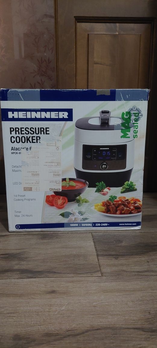 Vând multicooker Heinner