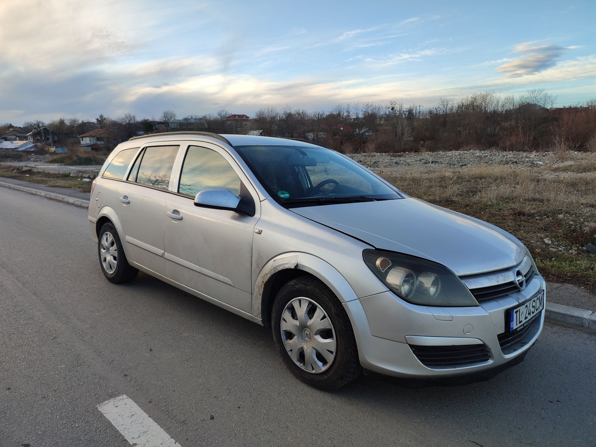 Vand Opel Astra H 1.7 CDTI 80 cp - BATE MOTORUL - DEZMEMBREZ