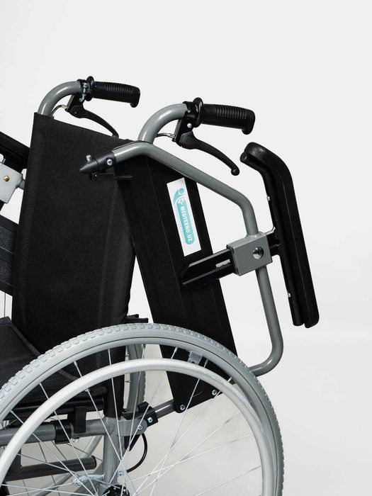 Инвалидная коляска механическая ручным управлением для взрослых