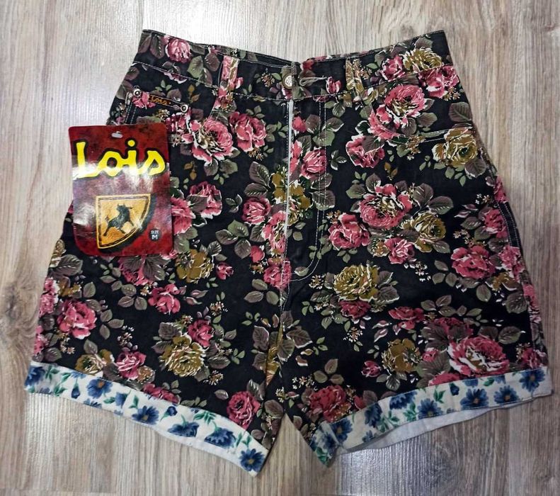 Продам новые джинсовые шорты