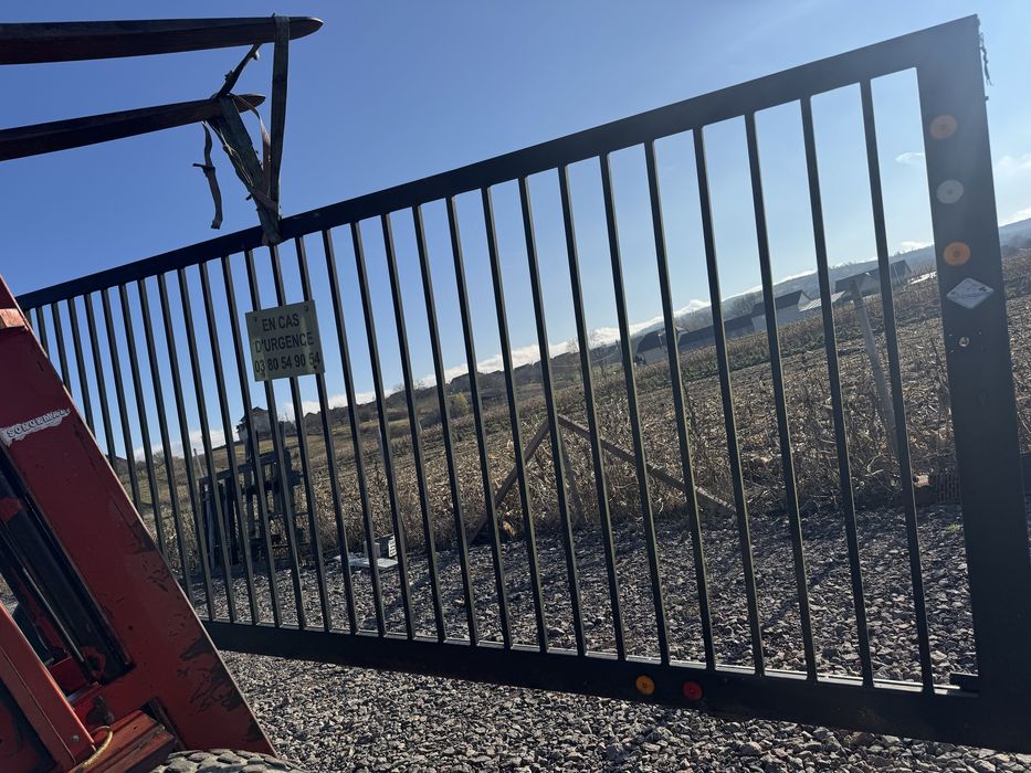 Poarta culisanta din fier 4.7/2m