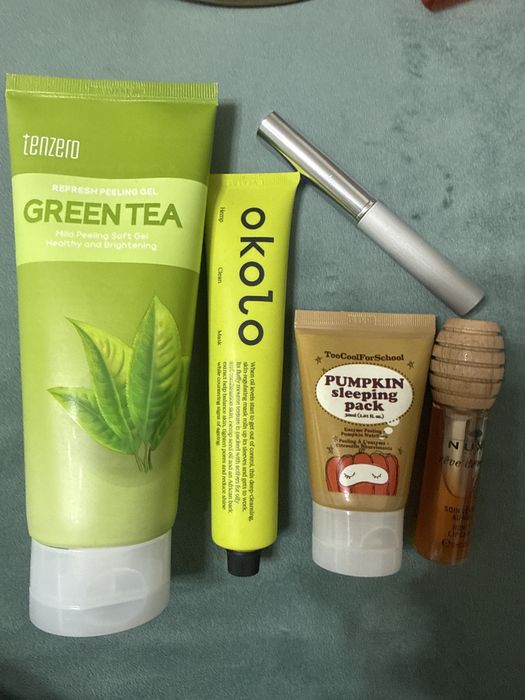 Косметика уходовая и декоративная