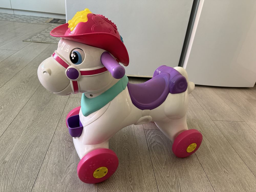 Игрушка коняшка chicco