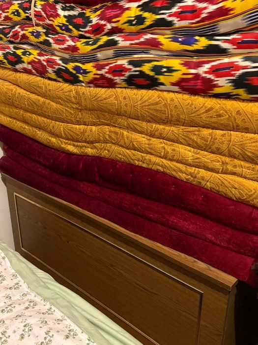 Ko’rpa va 2 ta mebelniy sunduk