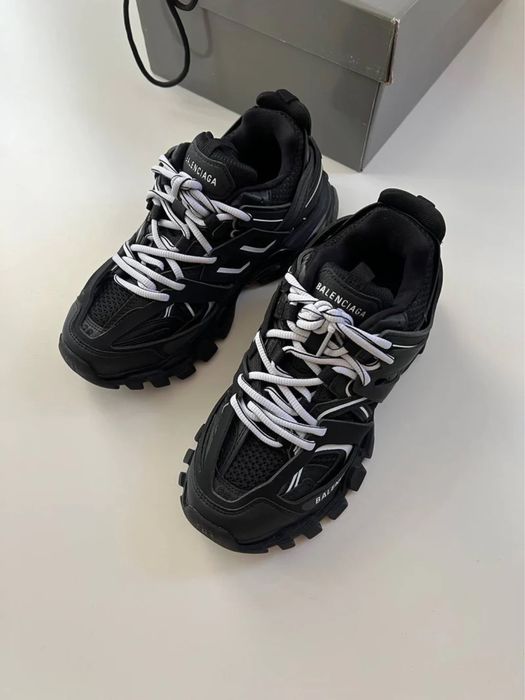 Balenciaga track