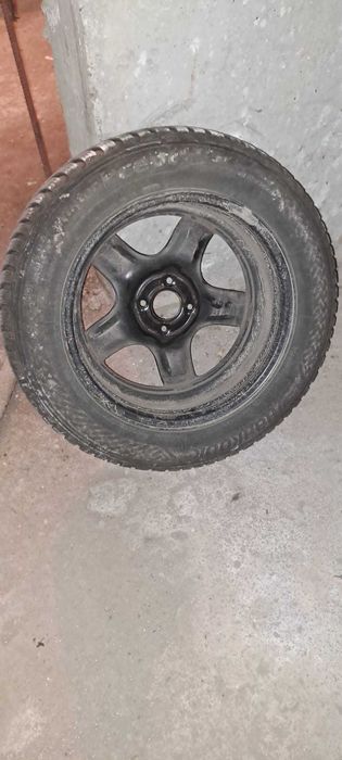 Vând set de 4 roți iarnă 205/60/r16