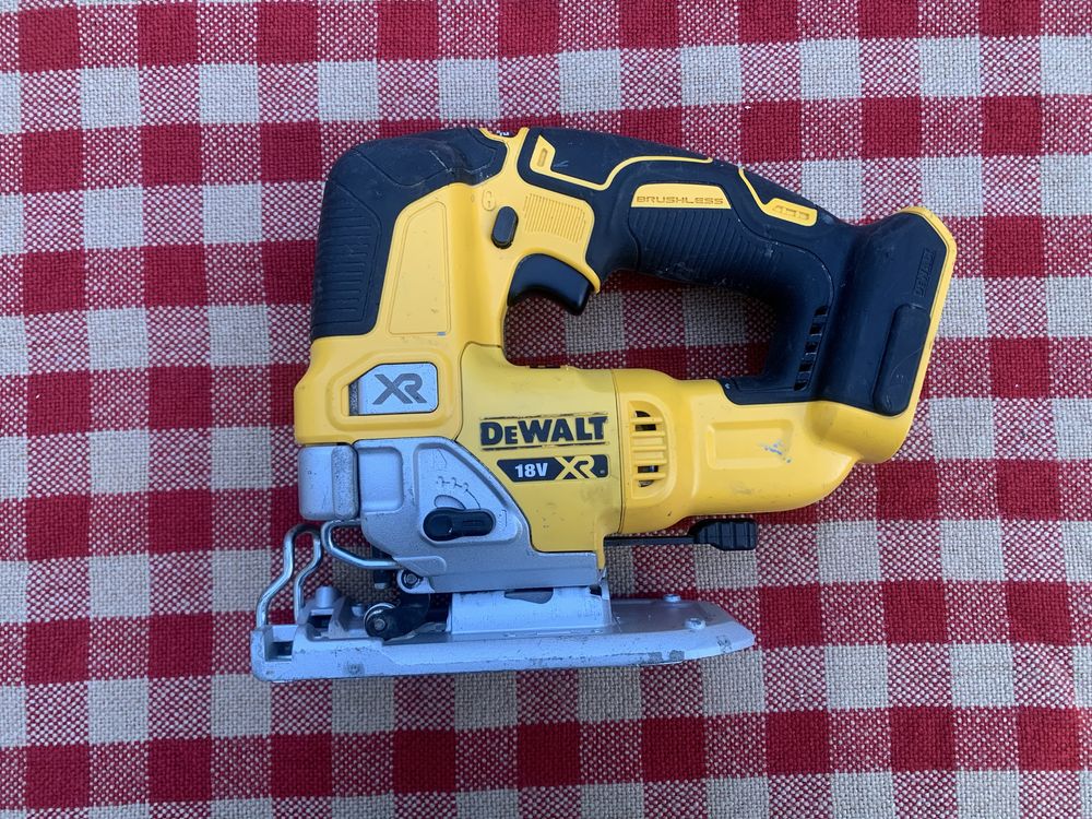 DeWALT DCS 334/безчетково зеге /