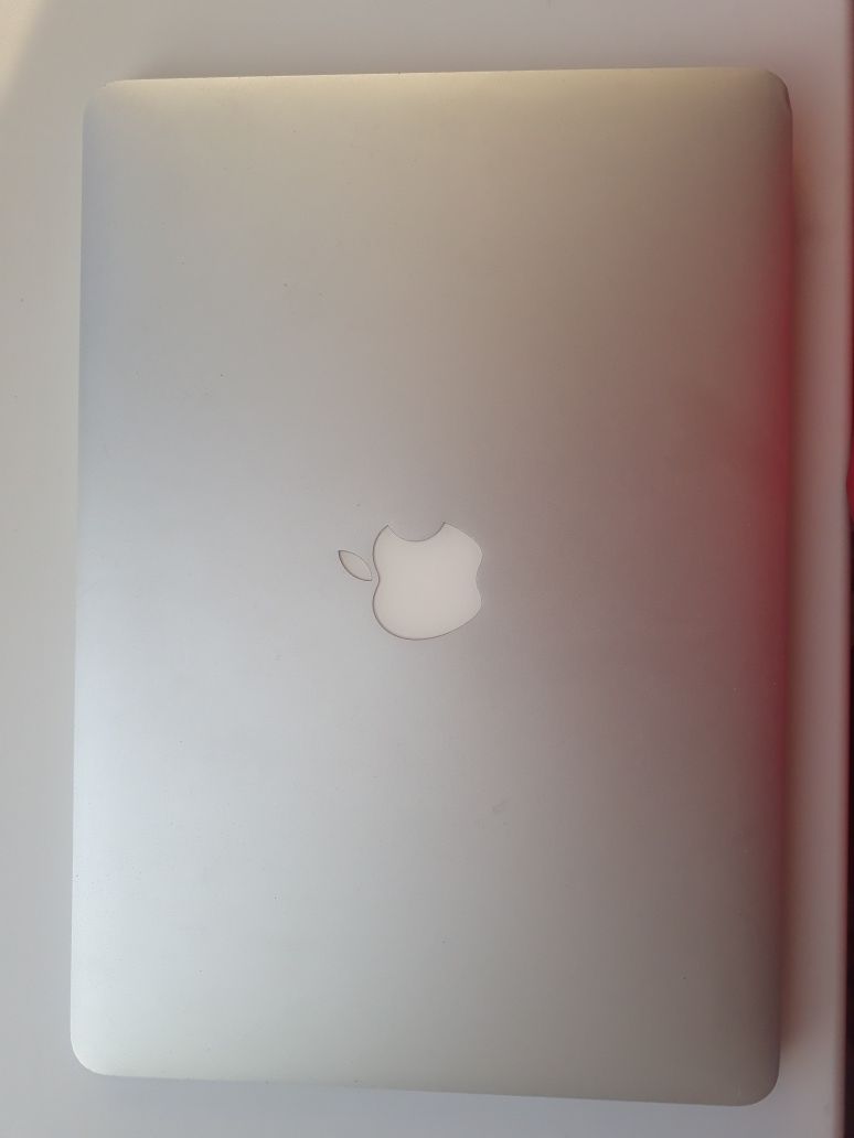 Срочно продам MacBook