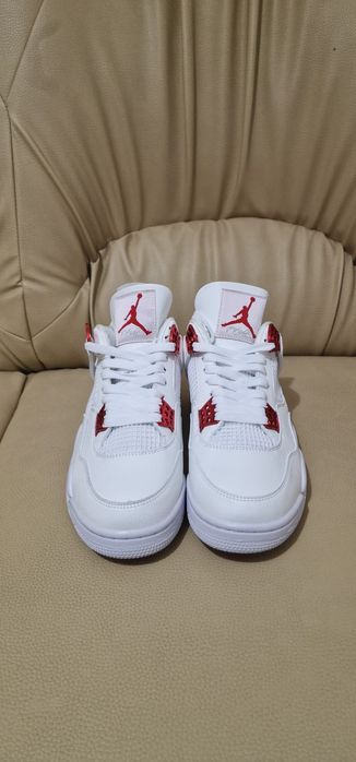 Jordan 4 Metalic Red
