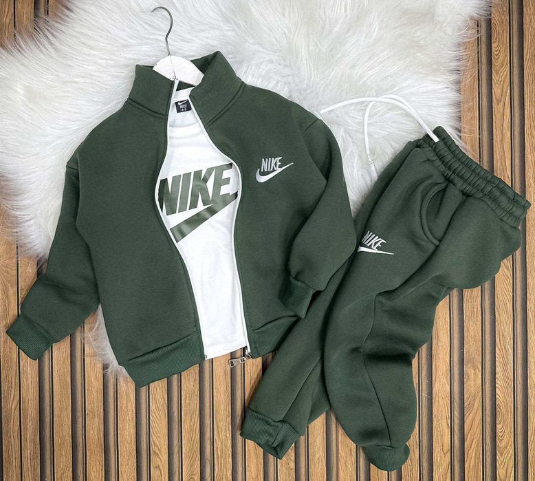 Детски спортен екип