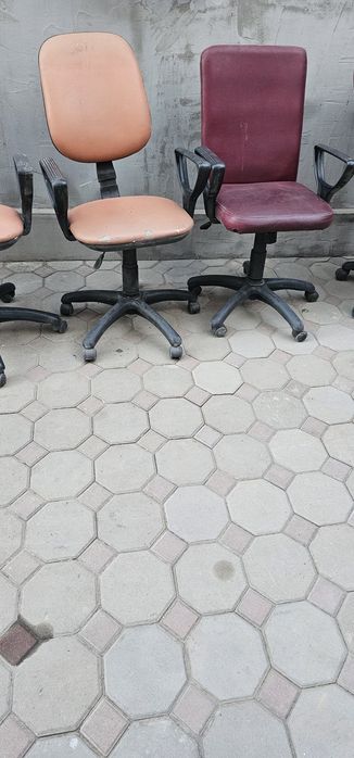 Кресло с колесиками высоту регулируется в хорошем состоянии