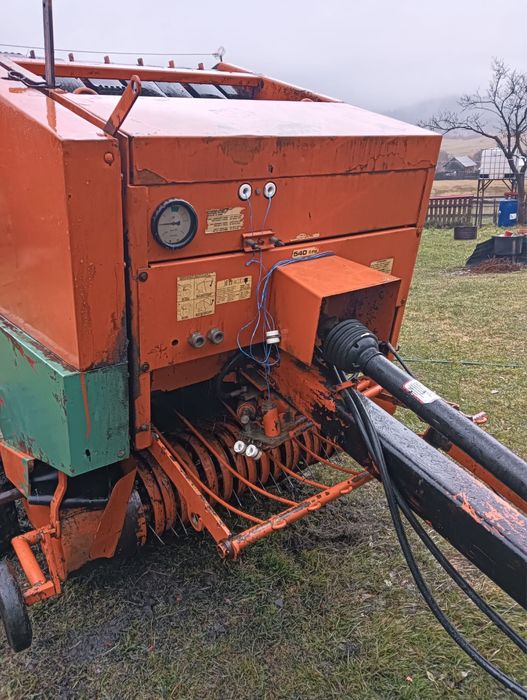 Presa de balotat rotunda