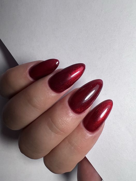 Гель лак , наращивание, педикюр время работы один час . 9 лет стажи