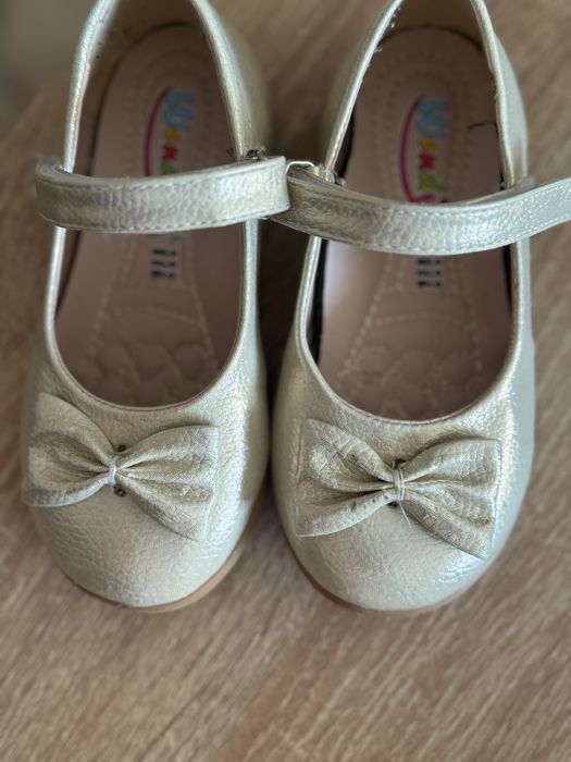 Дески обувки -черни/златни 24 номер