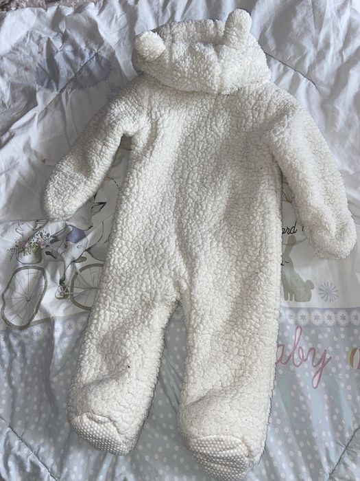 Космонавт с агънца с ушички Primark бял