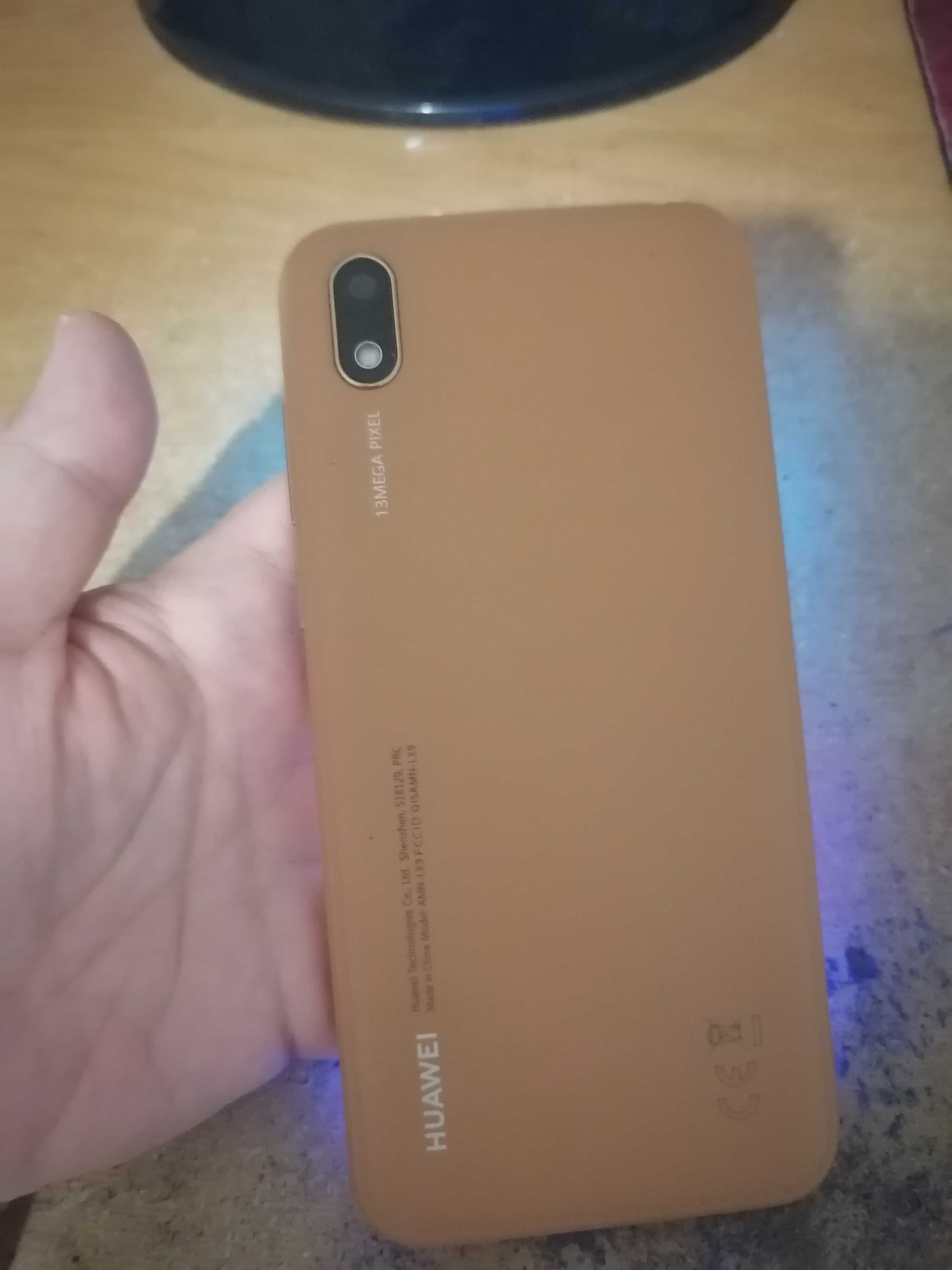Продавам смартфон Huawei Y5 2019г. 16GB Dual sim