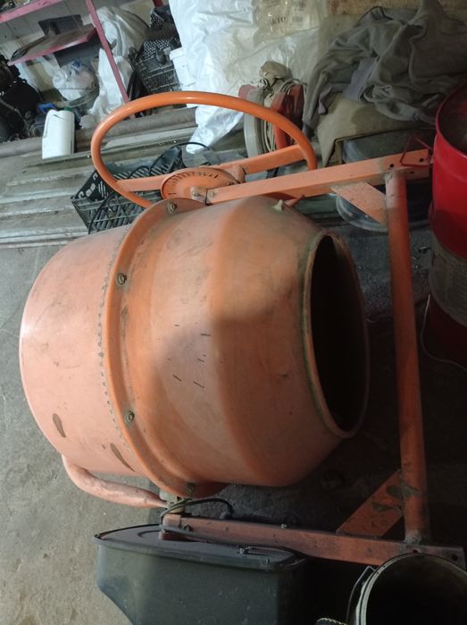 Продам  Бетономешалку