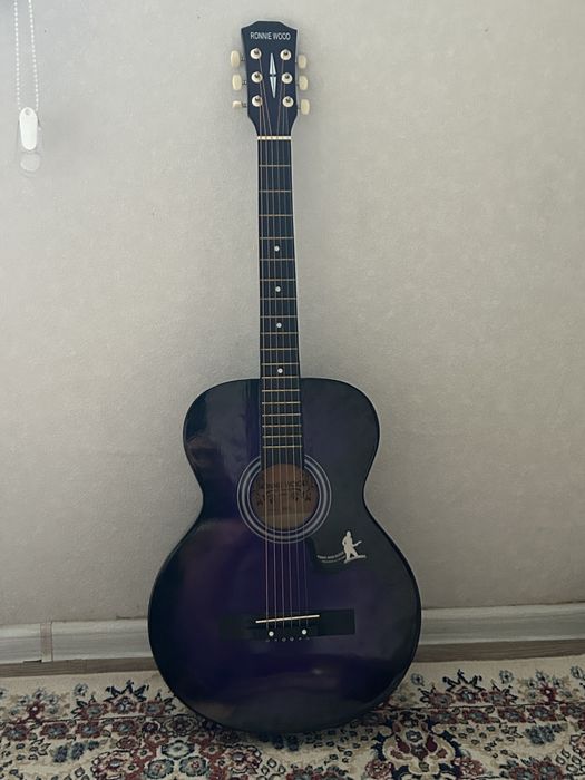 Гитара сатылады.