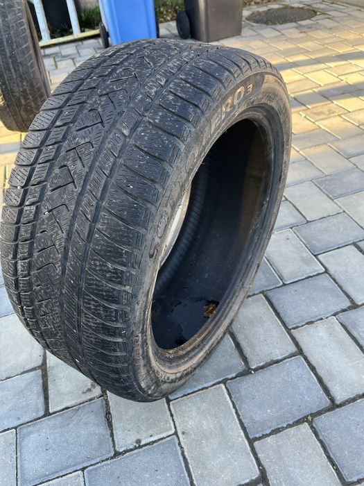 Vand cauciucuri de iarna runflat.