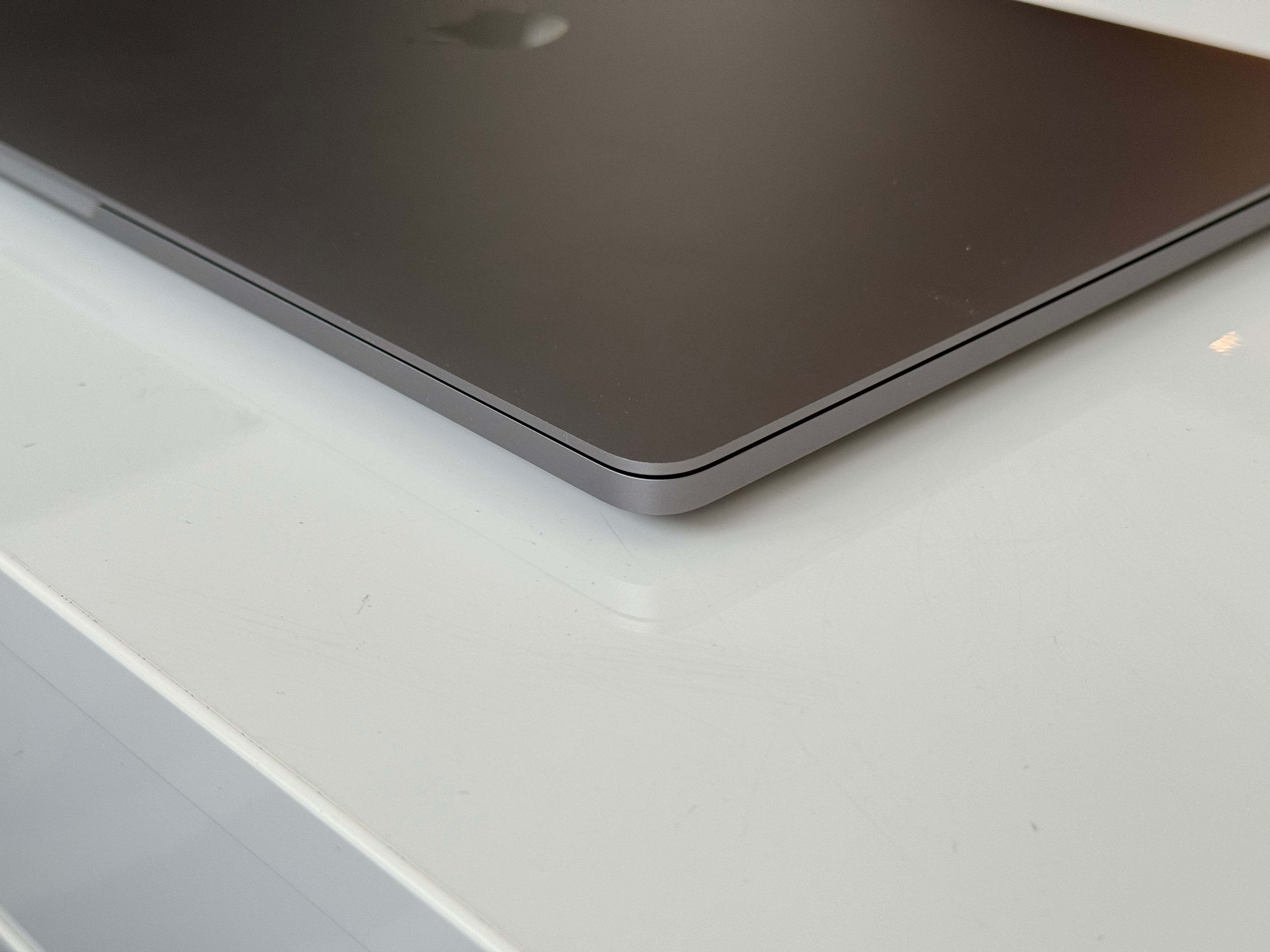 MacBook Pro 16” 16GB/512GB/2019