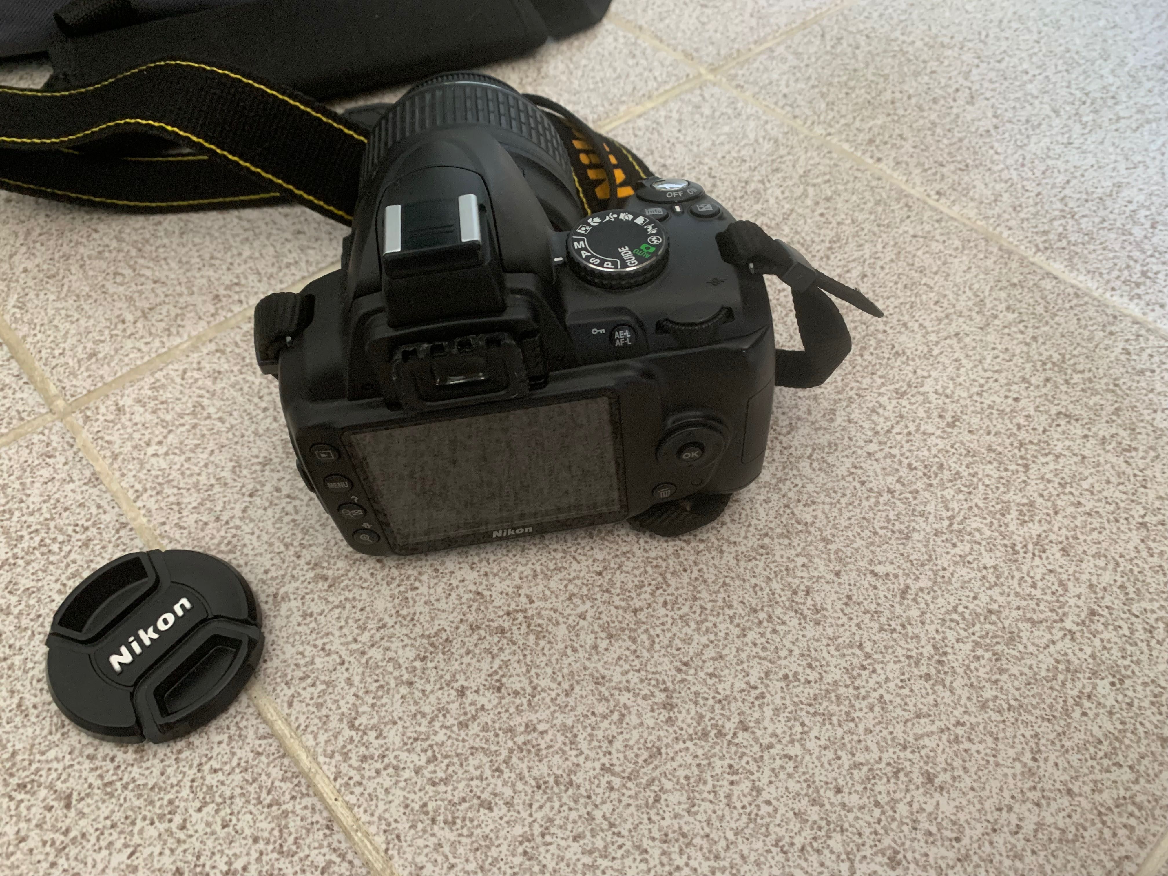 Фотоапарат Nikon D3000