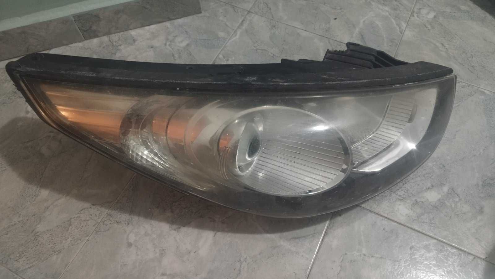 Десен фар за Hyundai IX35 / Хюндай ИХ35 2010г