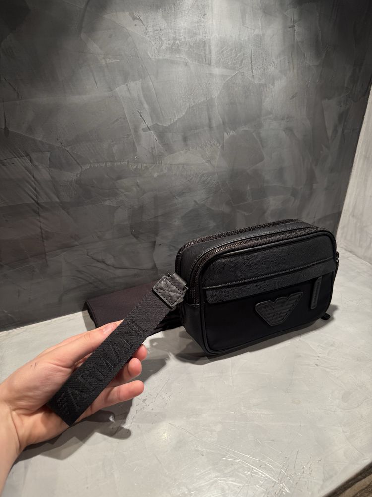 КАТО ЧИСТО НОВА Emporio Armani чанта – 100% оригинална