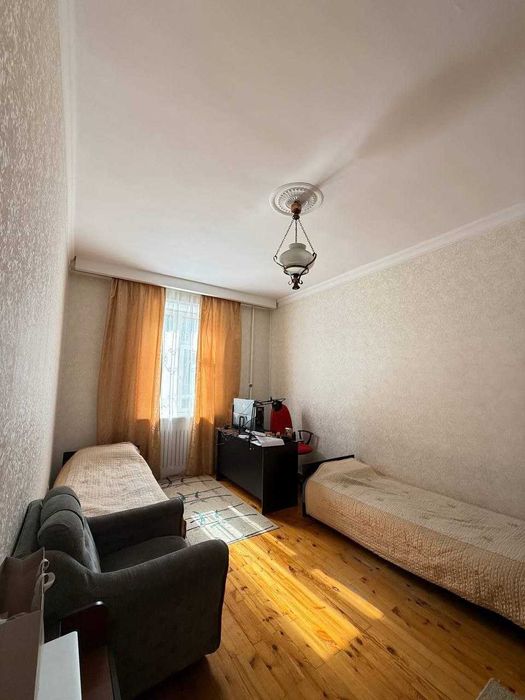 Продаётся квартира Эльбек Попугайчик 3/1//4  140м2