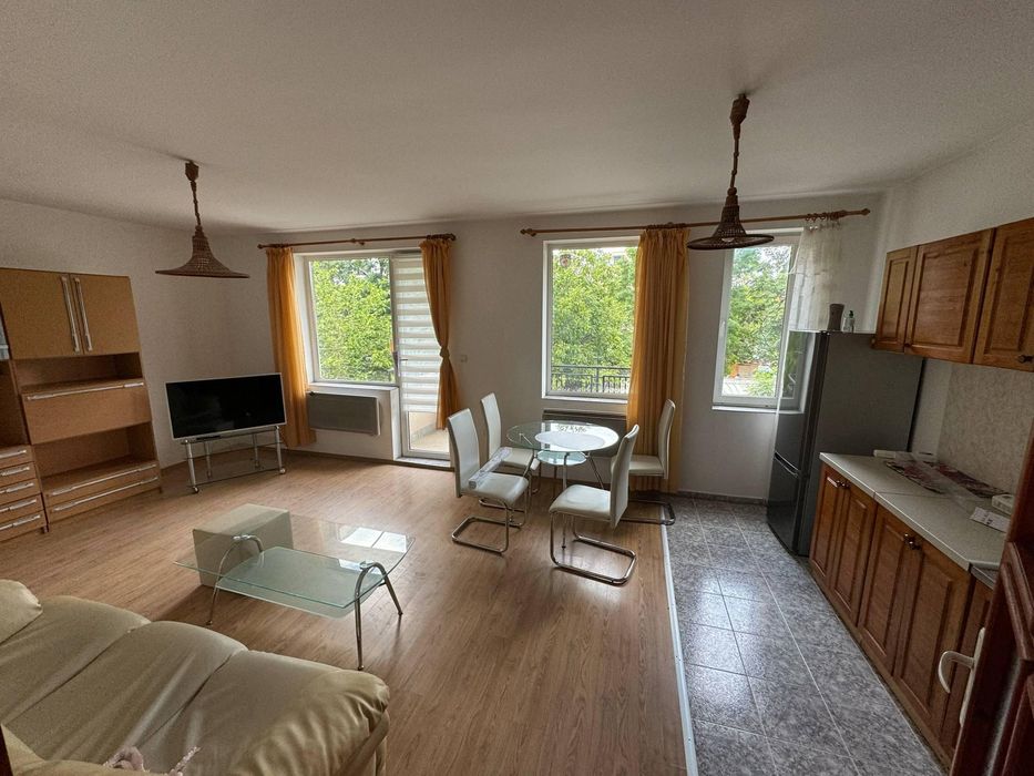 Дава се под наем Двустаен апартамент в София, Красно село - 68 кв.м за 499 € - Снимка #1