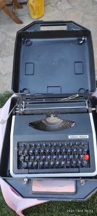 Пишеща машина на английски