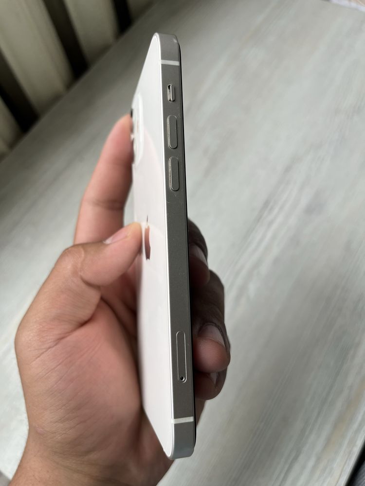 Iphone 12 Продаю память 64 gb